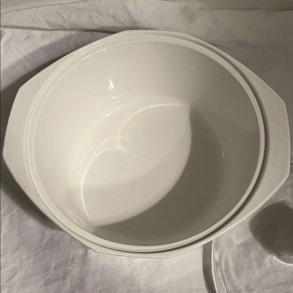 2.25 Qt Round Covered Casserole Charisma Black Mikasa fire and ice w lid  AA004 - Picture 3 of 12
